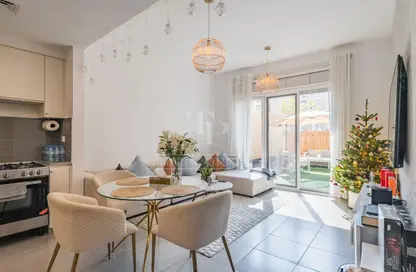 شقة - 2 غرف نوم - 2 حمامات للايجار في 4A شقق زهرة النسيم - زهرة بريز أبارتمنتس 4 - شقق زهرة النسيم - تاون سكوير - دبي