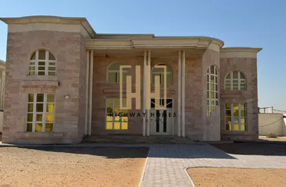 فيلا - 6 غرف نوم - 6 حمامات للبيع في النوف - الشارقة