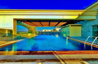 صورة لـ حوض سباحة شقة - غرفة نوم - 2 حمامات للايجار في مدينة مصدر - أبوظبي ، صورة رقم 1