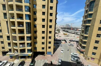 شقة - 2 غرف نوم - 3 حمامات للبيع في عجمان وسط المدينة - عجمان