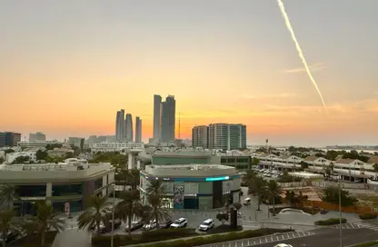 Apartment - 3 Bedrooms - 5 Bathrooms for rent in Cornich Al Khalidiya - Al Khalidiya - Abu Dhabi Apartment - 3 Bedrooms - 5 Bathrooms for rent in Cornich Al Khalidiya - Al Khalidiya - Abu Dhabi