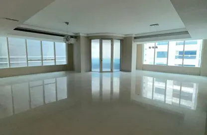 Apartment - 3 Bedrooms - 5 Bathrooms for rent in Blue Tower - Al Majaz 3 - Al Majaz - Sharjah