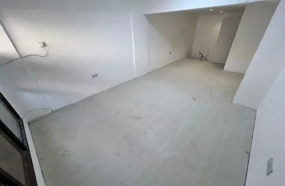 Shop - Studio - 1 Bathroom for rent in Corniche Tower - Ajman Corniche Road - Ajman