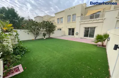 Garden image for: Villa - 3 Bedrooms - 3 Bathrooms for rent in Forat - The Lakes - Dubai, Image 1