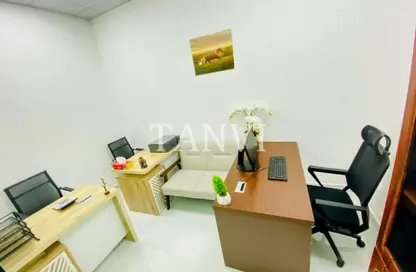 Office Space - Studio - 1 Bathroom for rent in Red Avenue - Al Garhoud - Dubai