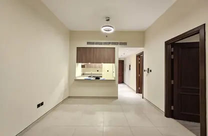 Apartment - 1 Bedroom - 2 Bathrooms for rent in Saleh Residence 3 - Jumeirah Garden City - Al Satwa - Dubai