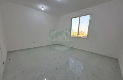 Empty Room image for: Apartment - 1 Bathroom for rent in Fay Alreeman 2 - Al Shawamekh - Abu Dhabi, Image 1