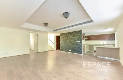 Villa - 3 Bedrooms - 3 Bathrooms for rent in Springs 6 - The Springs - Dubai