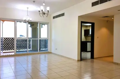 شقة - 2 غرف نوم - 2 حمامات للايجار في الجداف - دبي