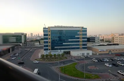 شقة - غرفة نوم - 2 حمامات للايجار في ميدان النصر - عود ميثاء - بر دبي - دبي