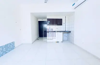 Apartment - Studio - 1 Bathroom for rent in Fire Station Road - Muwaileh - Sharjah