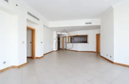 Apartment - 3 Bedrooms - 4 Bathrooms for rent in Al Sarrood - Shoreline Apartments - Palm Jumeirah - Dubai