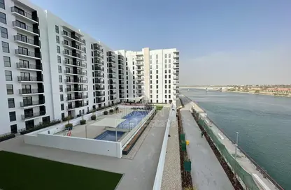 Apartment - 3 Bedrooms - 3 Bathrooms for sale in Waters Edge - Yas Island - Abu Dhabi
