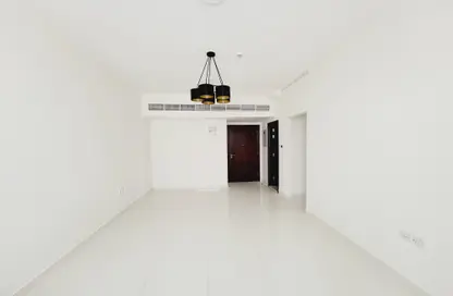 Empty Room image for: Apartment - 2 Bedrooms - 2 Bathrooms for rent in Muweileh Community - Muwaileh Commercial - Sharjah, Image 1