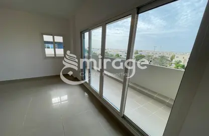 Apartment - 3 Bedrooms - 4 Bathrooms for rent in Tower 24 - Al Reef Downtown - Al Reef - Abu Dhabi