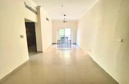 شقة - 2 غرف نوم - 2 حمامات للايجار في طريق فاير ستاشن - مويلح - الشارقة