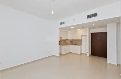 Empty Room image for: Apartment - 1 Bedroom - 1 Bathroom for sale in Hayat Boulevard-1B - Hayat Boulevard - Town Square - Dubai, Image 1