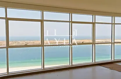 Apartment - 5 Bedrooms - 5 Bathrooms for rent in Wave tower - Corniche Road - Abu Dhabi