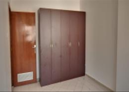 شقة - 2 غرف نوم - 2 حمامات للكراء في برج العين - شارع حمدان - أبوظبي