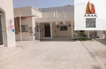 Villa - Studio - 4 Bathrooms for rent in Al Rumailah building - Al Rumailah 2 - Al Rumaila - Ajman