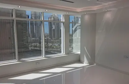 Office Space - Studio - 1 Bathroom for rent in Clover Bay Tower - Business Bay - Dubai