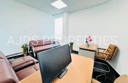 مكتب - استوديو - 1 حمام للايجار في فاطمه محمد احمد بن سليمان - الرفاعة - بر دبي - دبي