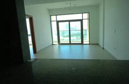 شقة - غرفة نوم - 2 حمامات للايجار في ميدان النصر - عود ميثاء - بر دبي - دبي