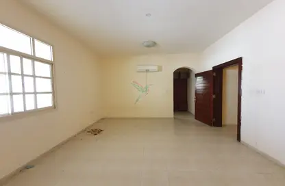 شقة - 2 غرف نوم - 2 حمامات للايجار في الدفينة - اشارج - العين