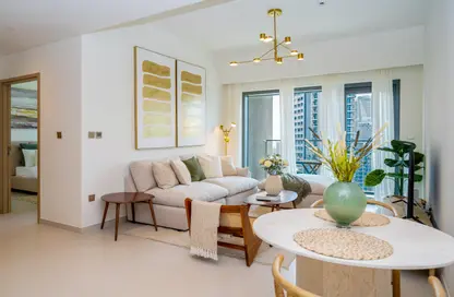 Living Room image for: Apartment - 1 Bedroom - 1 Bathroom for rent in Burj Royale - Downtown Dubai - Dubai, Image 1