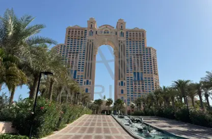Apartment - 3 Bedrooms - 4 Bathrooms for rent in Fairmont Marina Residences - The Marina - Abu Dhabi