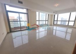 صورةغرفة فارغة لـ: شقة - 3 غرف نوم - 4 حمامات للكراء في شارع الفلاح - وسط المدينة - أبوظبي, صورة 1