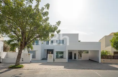 Villa - 6 Bedrooms - 6 Bathrooms for rent in Meadows 1 - Meadows - Dubai
