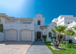 Outdoor House image for: Villa - 4 bedrooms - 5 bathrooms for sale in Garden Homes Frond M - Garden Homes - Palm Jumeirah - Dubai, Image 1