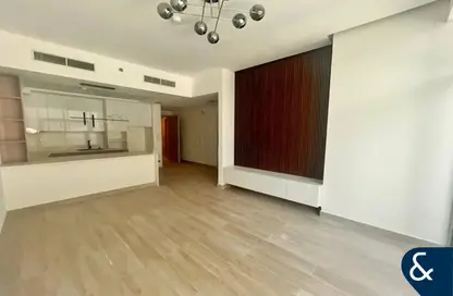 شقة - غرفة نوم - 2 حمامات للبيع في ذا ايست كريست - ديستريكت 17 - قرية جميرا الدائرية - دبي