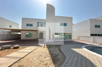 فيلا - 4 غرف نوم - 4 حمامات للايجار في فيلات القرهود - منطقة القرهود - دبي