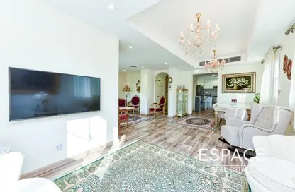 Villa - 2 Bedrooms - 3 Bathrooms for rent in Springs 11 - The Springs - Dubai