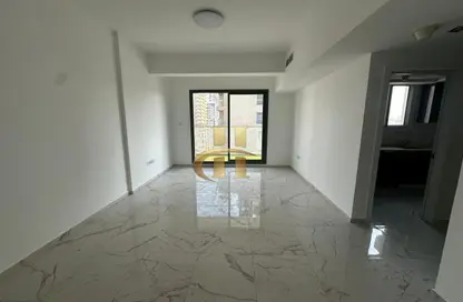 شقة - غرفة نوم - 2 حمامات للايجار في جولدن دريم برج 1 - منطقة 18 - قرية الجميرا سركل - دبي