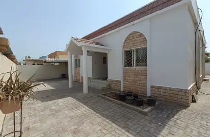 Villa - 5 Bedrooms - 3 Bathrooms for rent in Khuzam - Ras Al Khaimah