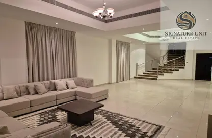 Villa - 5 Bedrooms - 6 Bathrooms for rent in Al Satwa - Dubai