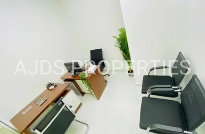 Co-working space - Studio - 1 Bathroom for rent in Red Avenue - Al Garhoud - Dubai