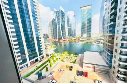 Apartment - 1 Bedroom - 2 Bathrooms for rent in Green Lake Towers - Jumeirah Lake Towers - Dubai
