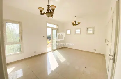 تاون هاوس - 3 غرف نوم - 4 حمامات للايجار في الينابيع 9 - الينابيع - دبي