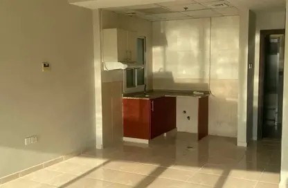 شقة - 1 حمام للايجار في برج الأبطال 1 - أبراج الأبطال - مدينة دبي الرياضية - دبي