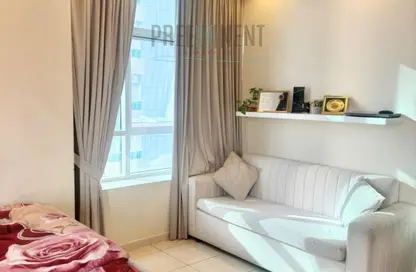 شقة - غرفة نوم - 2 حمامات للبيع في أورينت تاور 2 - أورينت تاور - البستان - عجمان