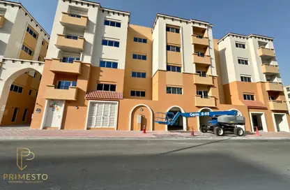 شقة - غرفة نوم - 2 حمامات للايجار في بناية الروضة - شارع المطار - أبوظبي