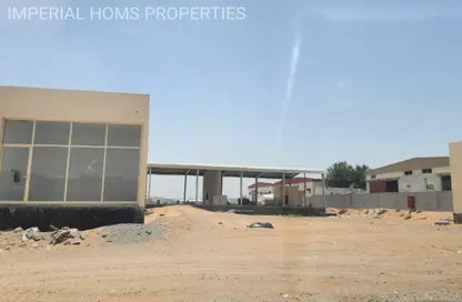 Warehouse - Studio - 1 Bathroom for sale in Umm Al Thuoob - Umm Al Quwain