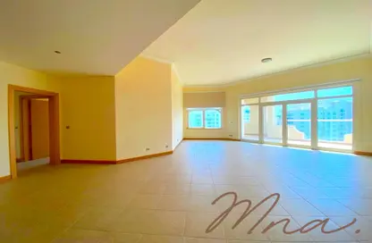 Apartment - 3 Bedrooms - 4 Bathrooms for rent in Al Msalli - Shoreline Apartments - Palm Jumeirah - Dubai