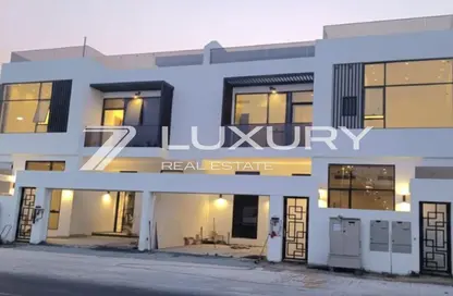 Villa - 6 Bedrooms - 7 Bathrooms for rent in Jumeirah 1 Villas - Jumeirah 1 - Jumeirah - Dubai