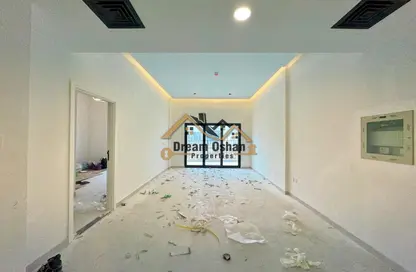شقة - غرفة نوم - 2 حمامات للايجار في مبني الامير عبدالله - 4 الورسان - الورسان - دبي شقة - غرفة نوم - 2 حمامات للايجار في مبني الامير عبدالله - 4 الورسان - الورسان - دبي