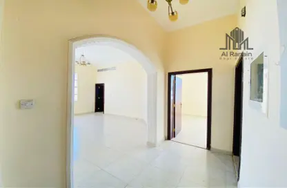 Hall / Corridor image for: Apartment - 1 Bedroom - 2 Bathrooms for rent in Al Mraijeb - Al Jimi - Al Ain, Image 1